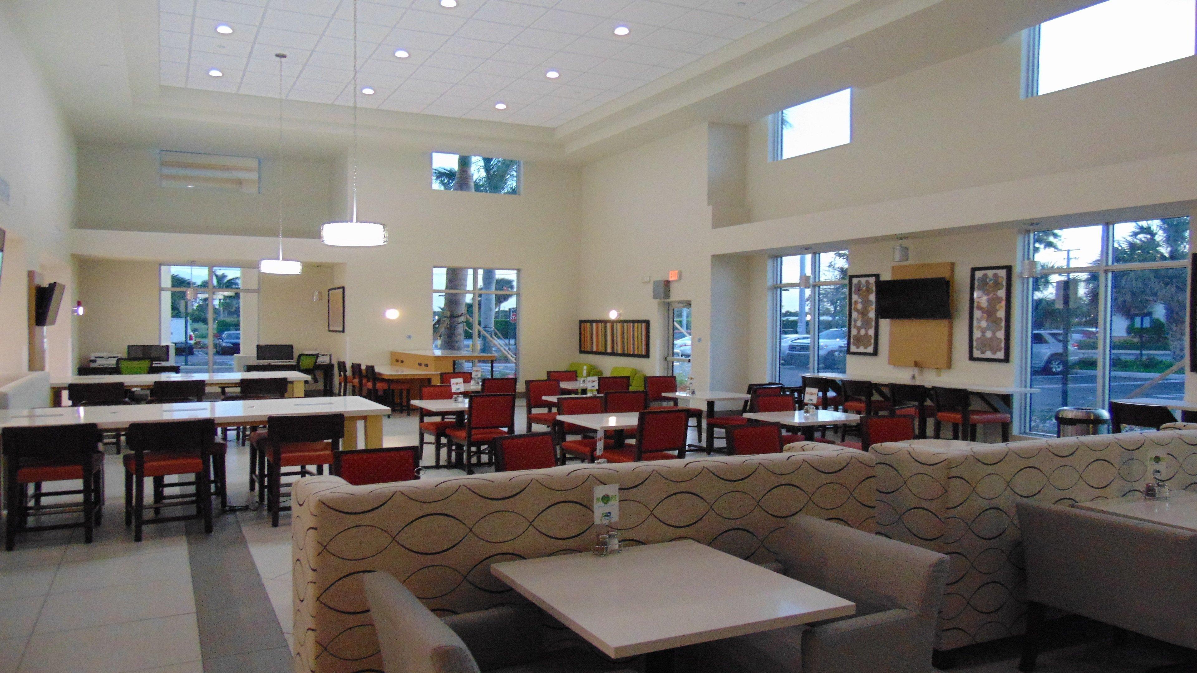 Holiday Inn Express & Suites Boynton Beach West By Ihg Экстерьер фото